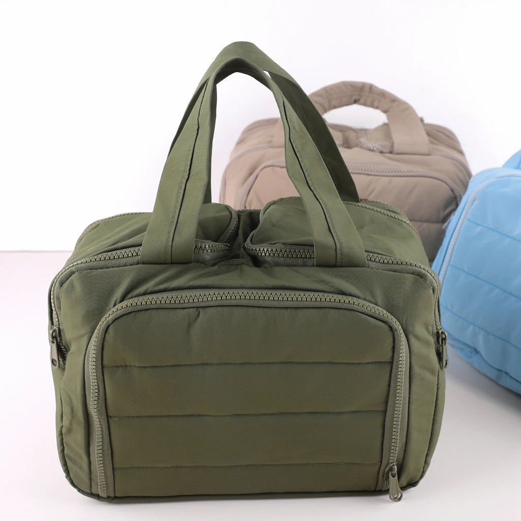 Multi-Opening Quilted Simple and Stylish Solid Color Portable Travel Toiletry and Makeup Bag, Multifunctional Large Capacity Lightweight Soft Stain-Resistant Large Opening Unisex Toiletry Bag, with Dry and Wet Separation Func