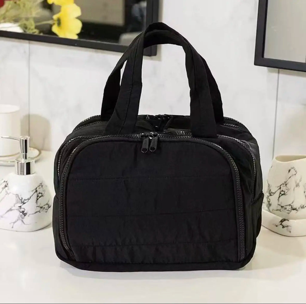 Multi-Opening Quilted Simple and Stylish Solid Color Portable Travel Toiletry and Makeup Bag, Multifunctional Large Capacity Lightweight Soft Stain-Resistant Large Opening Unisex Toiletry Bag, with Dry and Wet Separation Func