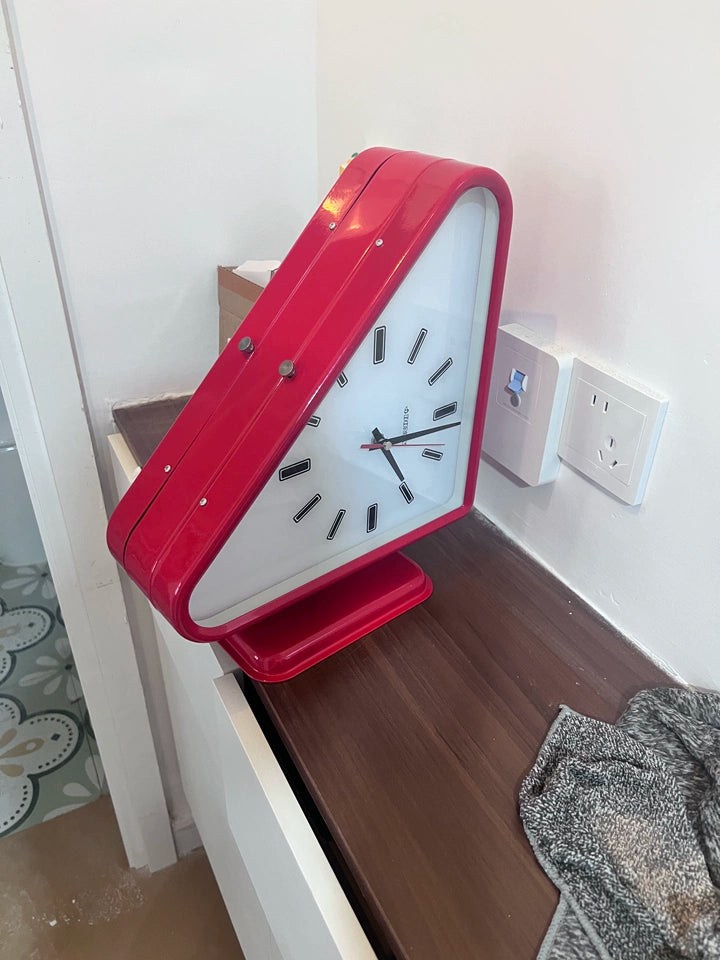 Living Room Minimalism Clocks Two-sided Wall Clocks Triangle Modern Clock Mechanism Silent Design Clock Watch for Decoration