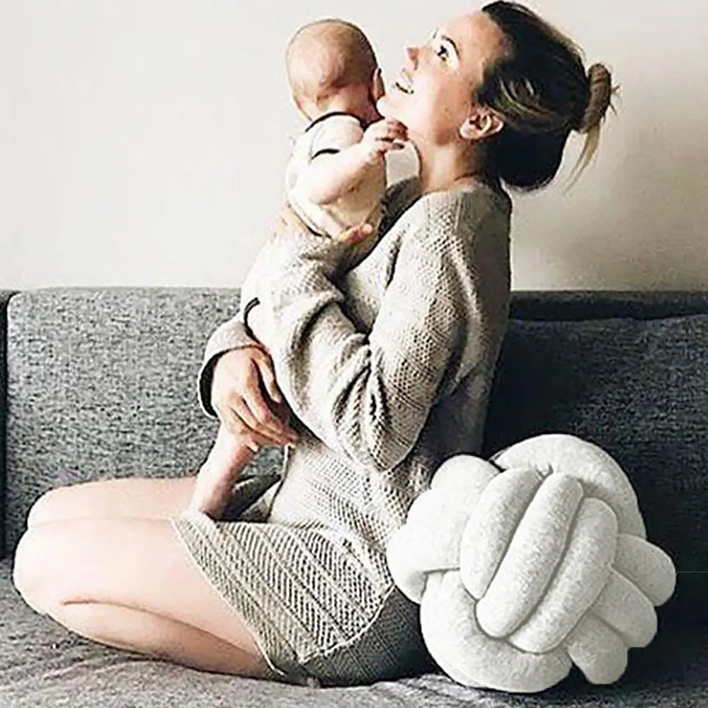 Knotted Ball Throw Pillow Ultra Soft The bed Decorative Hand-woven Round Lamb Plush Pillow Kids Sofa Living Room